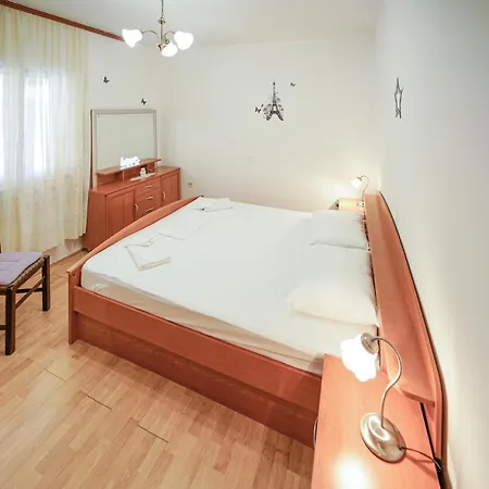 Ferienhaus Beautiful In With Wifi Selca (Brac)